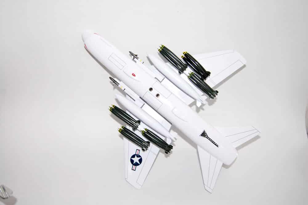 VA-105 Gunslingers A-7e (1980) Corsair II Model
