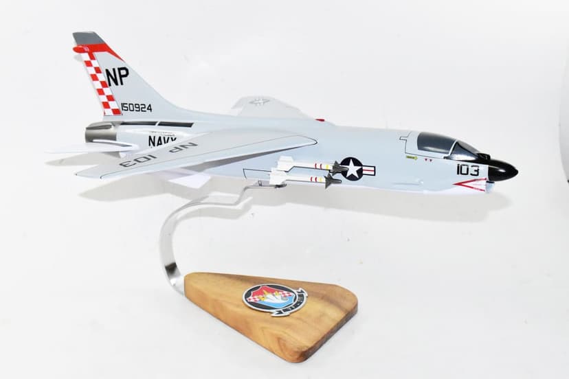 VF-211 Checkmates F-8 (1966) Model