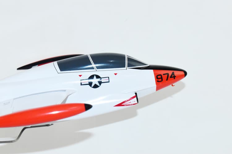 VT-9 Tigers T-2 (1971) Model