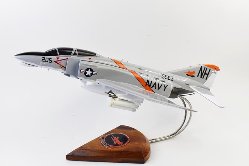 VF-114 Aardvarks F-4J Model