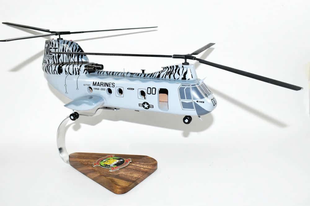 HMM-262 Flying Tigers CH-46 model