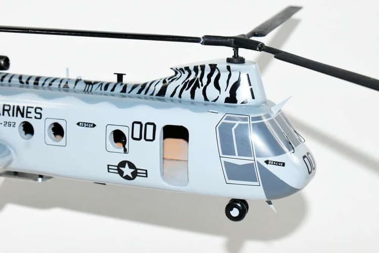 HMM-262 Flying Tigers CH-46 model