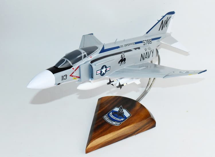 VF-143 Pukin Dogs F-4 Model