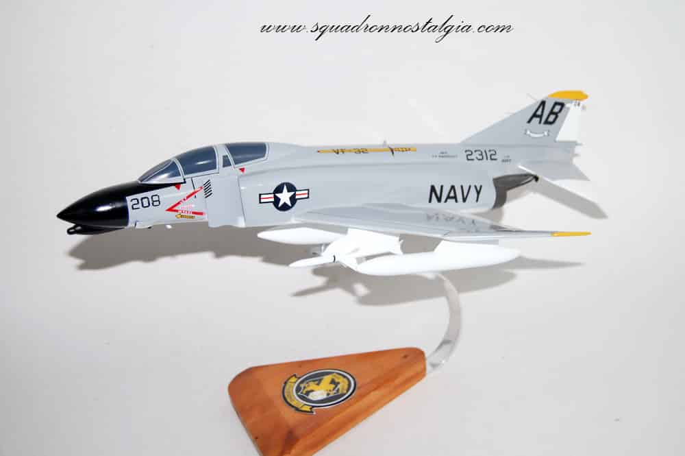 VF-32 Fighting Swordsmen F-4b Model