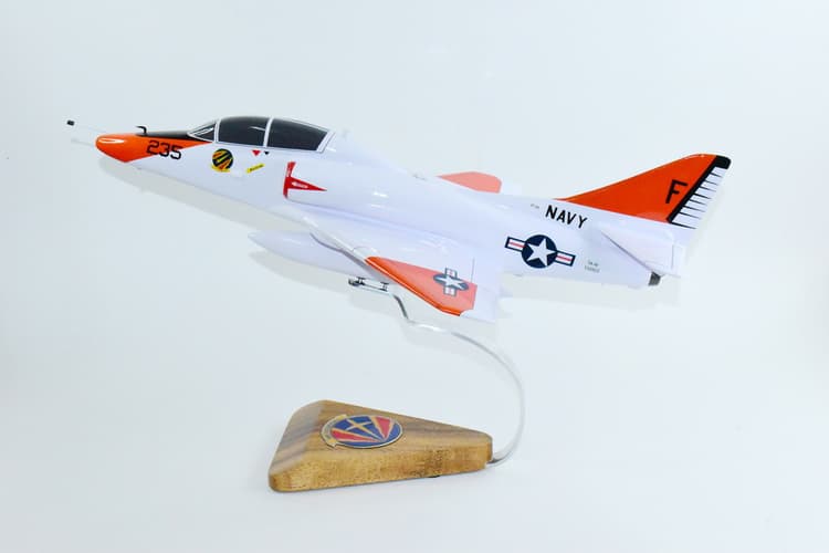 VT-86 Sabrehawks TA-4J