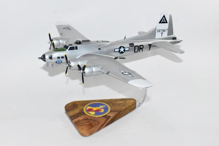 323d Bomb Squadron ‘Ole Battle Axe’ B-17G Model