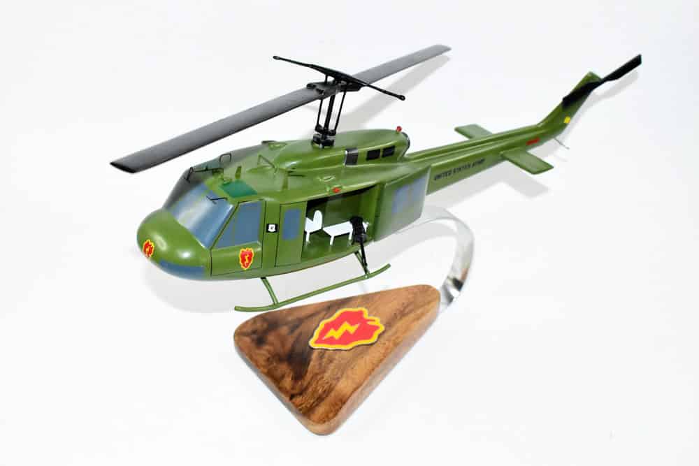 HMM-264 Black Knights (01) CH-46 Model