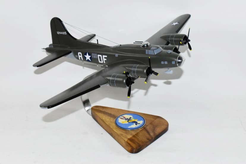 324th Bomb Squadron ‘Memphis Belle’ B-17 Model