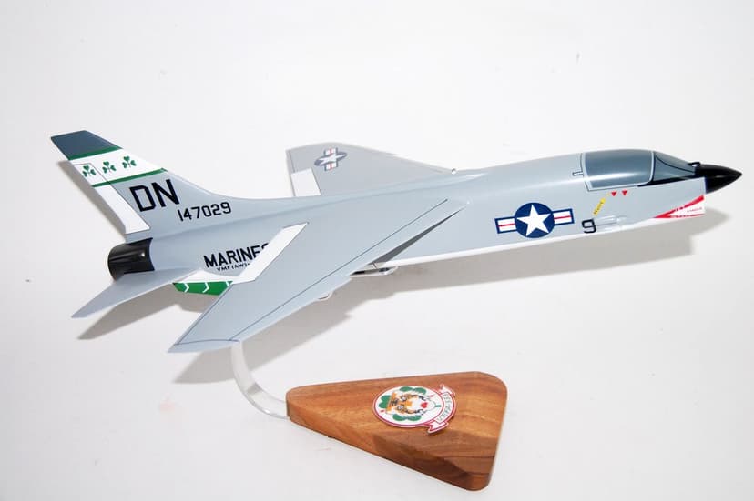 VMFA-333 Fighting Shamrocks F-8 Model