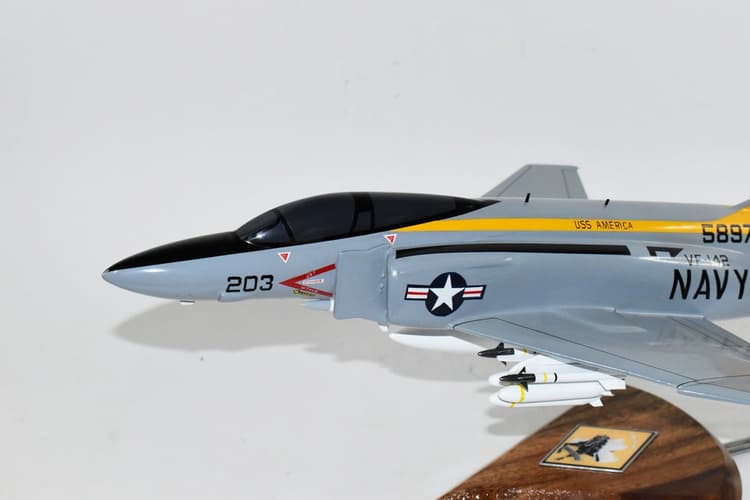 VF-142 Ghostriders F-4J (USS America) Model