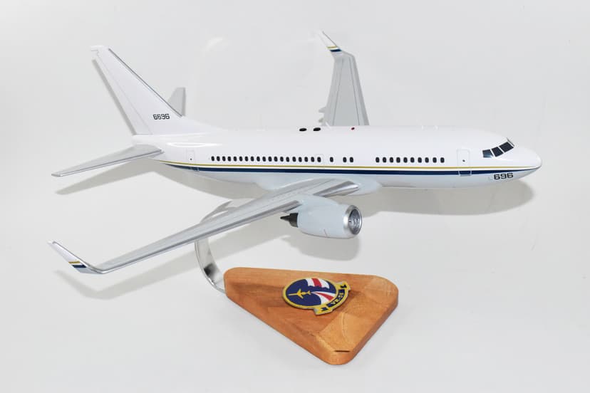 VR-56 Globemasters C-40 Clipper Model