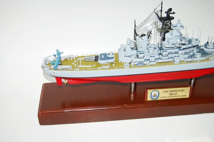 BB-63 USS Missouri Battleship Model