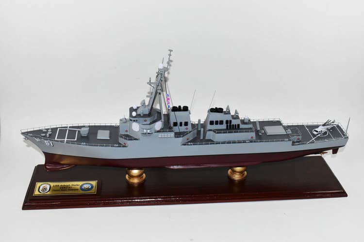 USS Arleigh Burke (DDG-51) Model