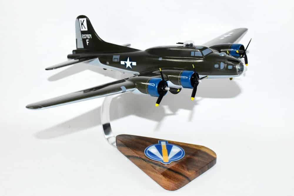 711th Bomb Squadron, 447th Bomb Group 'Uninvited' B-17G Model