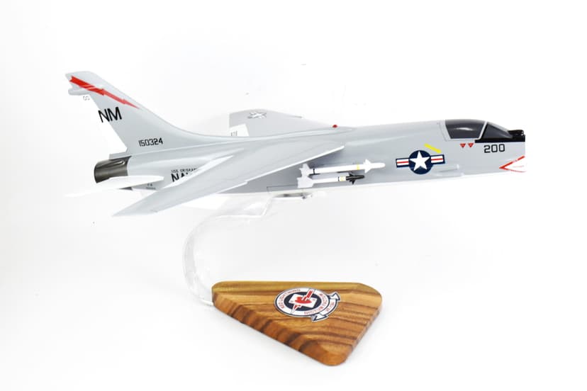 VF-194 Red Lightnings (1969) F-8 Model