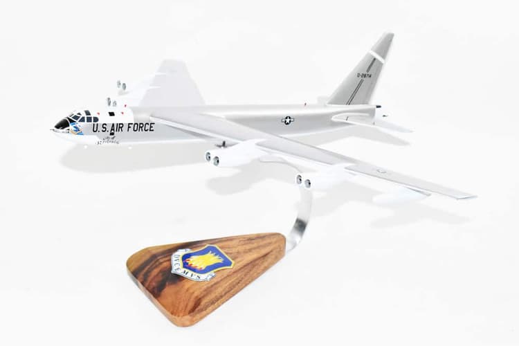 22nd Bomb Wing "City of Riverside" March AFB 1964 RB-52B Model