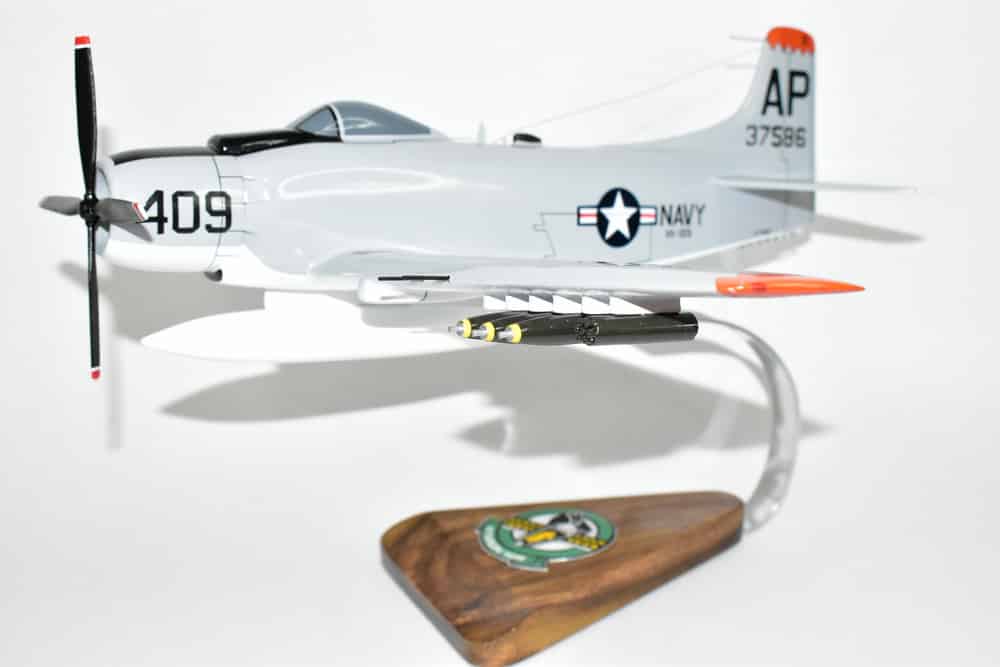 VA-105 Gunslingers A-1H Skyraider Model