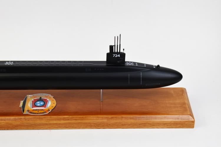 USS Tennessee SSBN-734 Submarine Model (Black Hull)