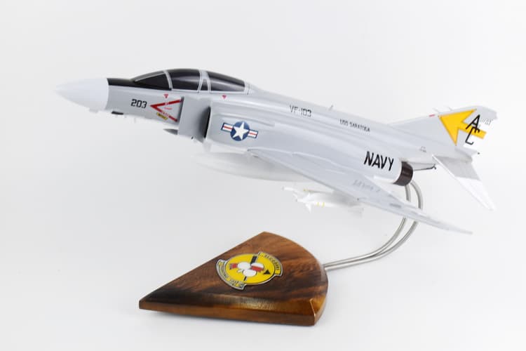 VF-103 Sluggers USS Saratoga F-4J Model