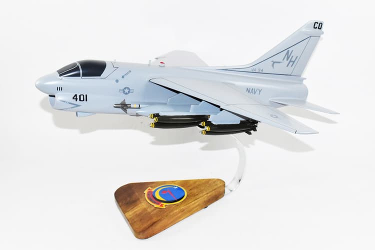 VA-94 Shrikes 1987 A-7E Corsair II Model