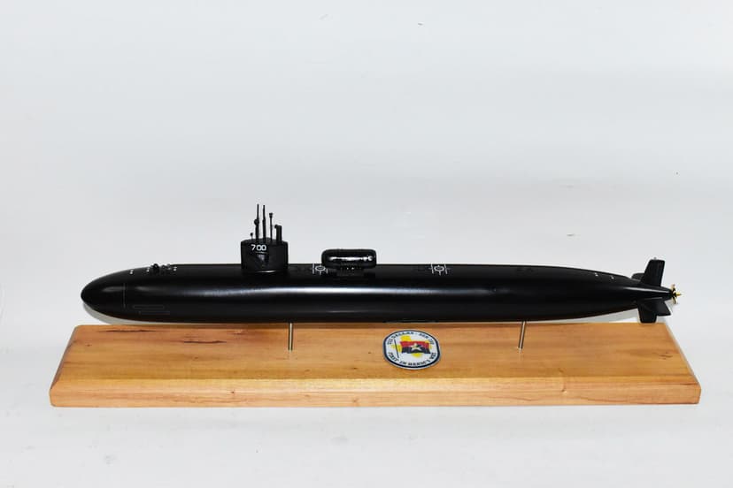 USS Dallas SSN-700 Black Hull with Dry Dock Flt I Submarine Model