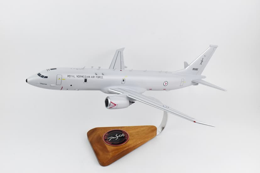 No. 333 Squadron RNoAF P-8 Model