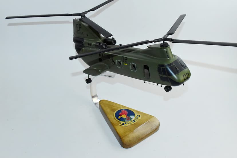 HMM-265 Dragons 154854 1980 CH-46E Model