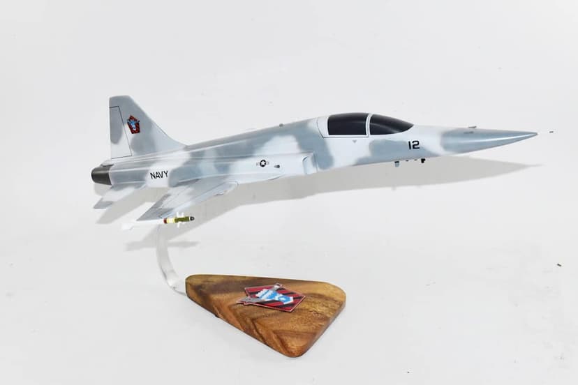 VF-43 Challengers F-5 Model