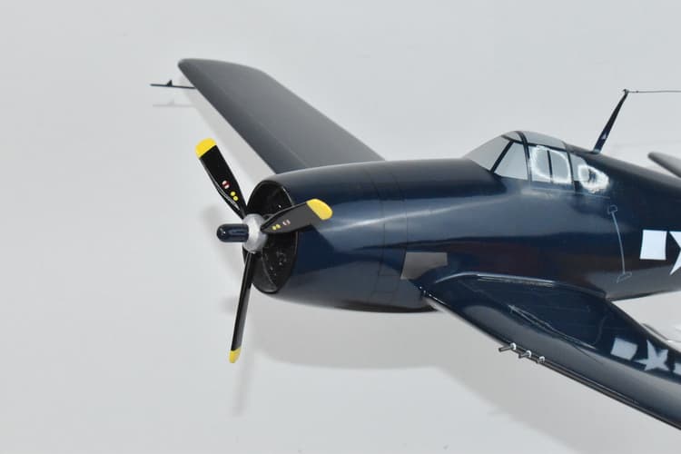 VF-18 Fickle Fingers F6F-5 Hellcat Model