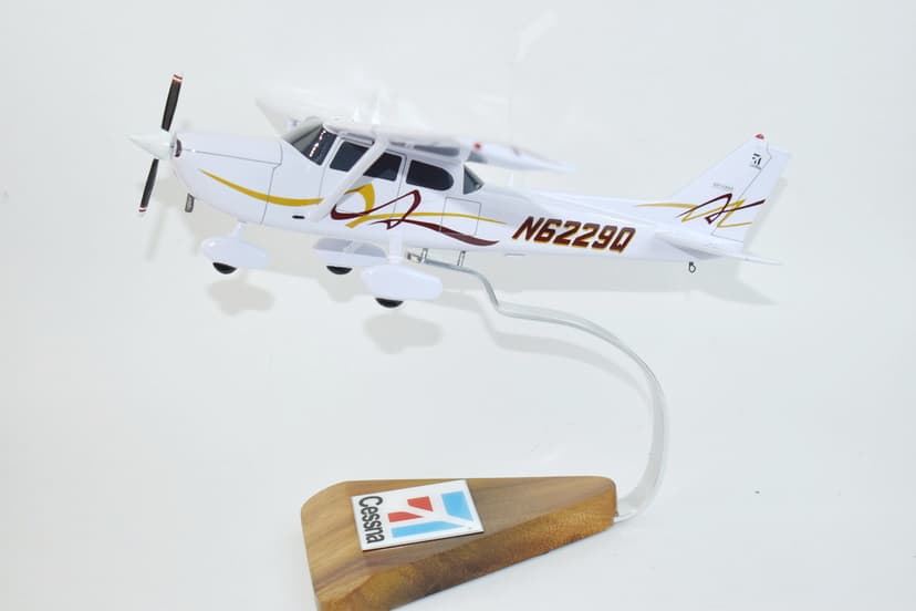 Cessna® 172 SkyHawk, N6229Q