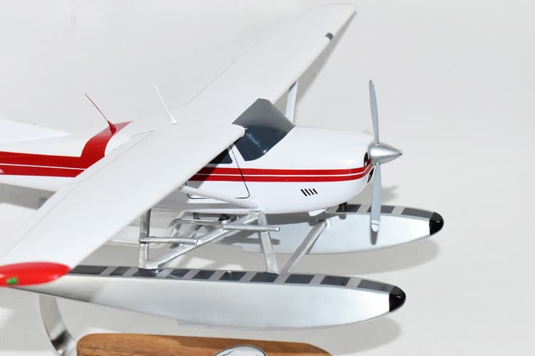 Cessna® 185 Skywagon with Floats