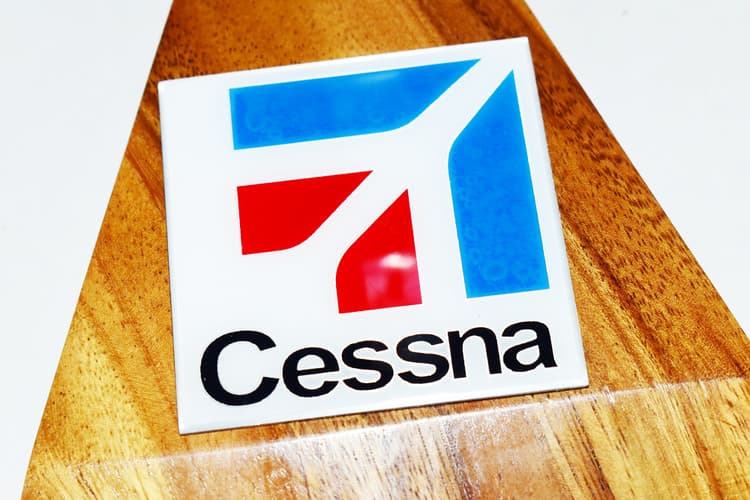 Cessna® 414A Chancellor 1979, 18in Mahogany Model