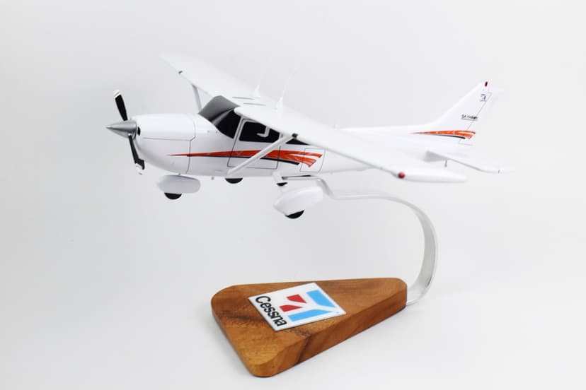 Cessna® 172 Skyhawk, 18in Mahogany Scale Model