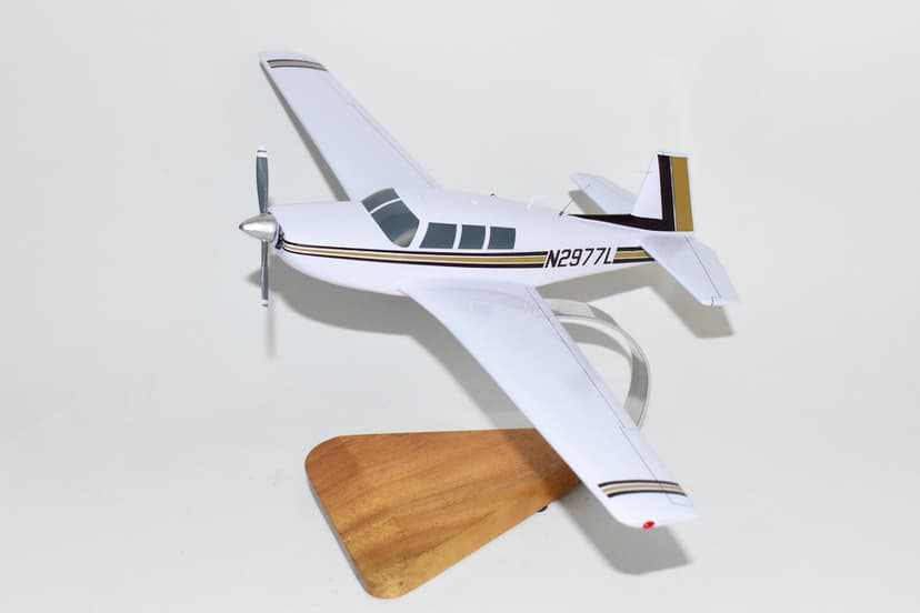 Mooney N2977L 18 inch Model