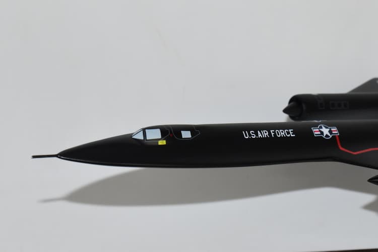 Skunk Works® SR-71A Blackbird®, 9th Strategic Reconnaissance Wing, 965, Mahogany, 18" Model