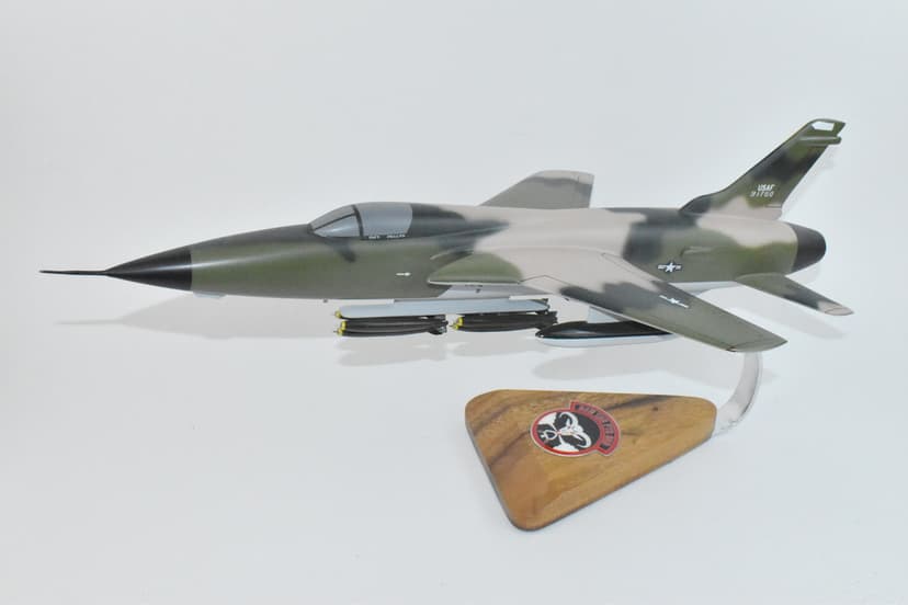 34th TFS, Korat 1967, F-105D Model, 18 inch