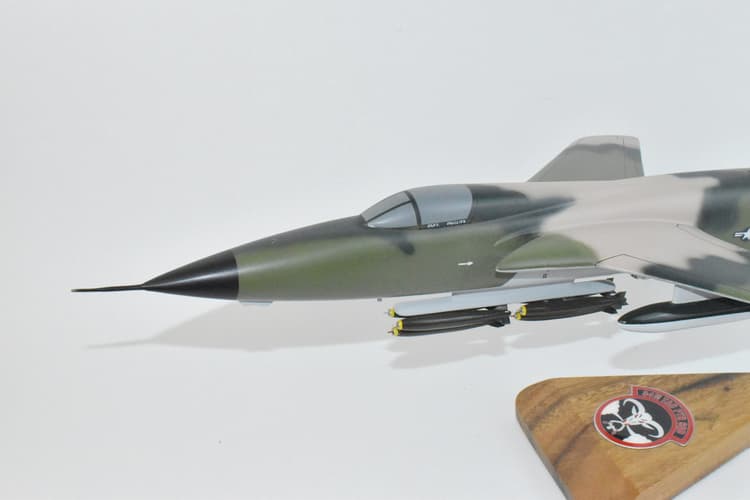 34th TFS, Korat 1967, F-105D Model, 18 inch