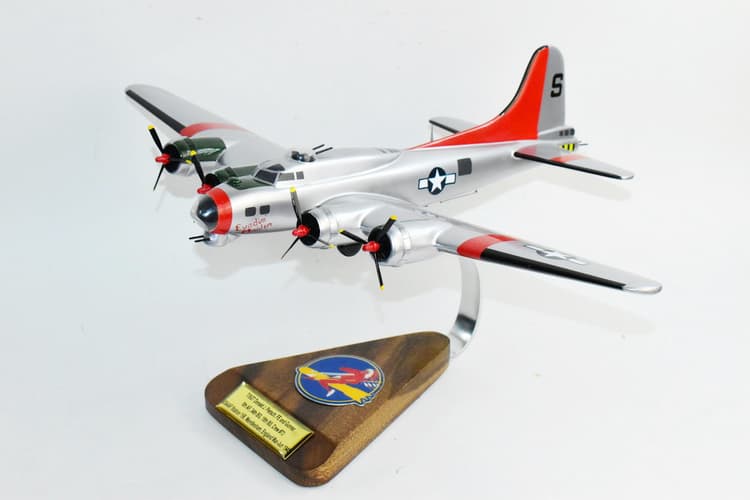 18th BS, 34th BG, 44-6929 Evadin Maiden, B-17 Model