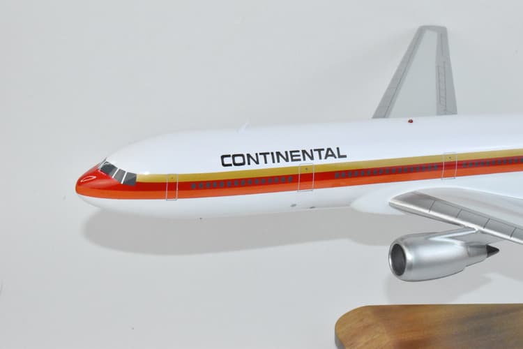 Continental 1991 DC-10-30, 18-inch Mahogany Model
