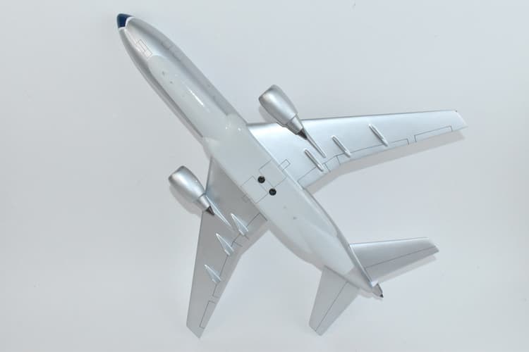 Varig Airlines (1987) DC-10-30 Mahogany Model – 18-inch Length