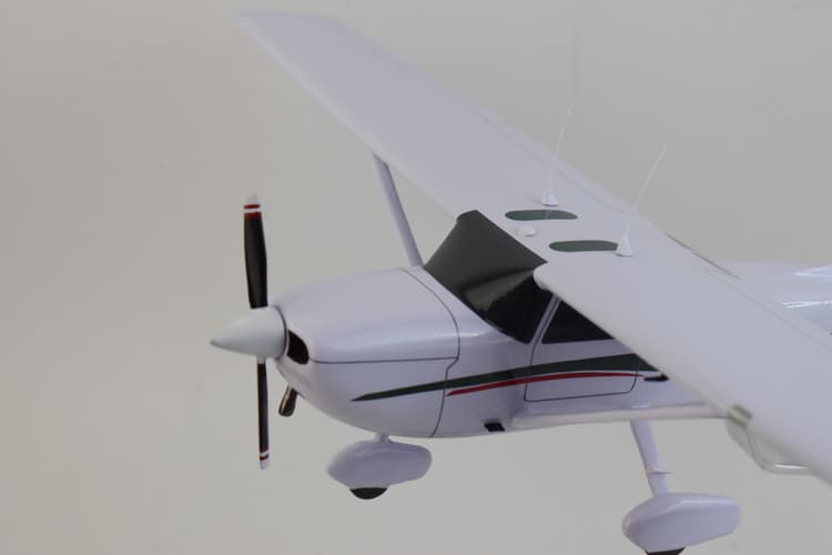 Cessna® 172R Skyhawk 2005