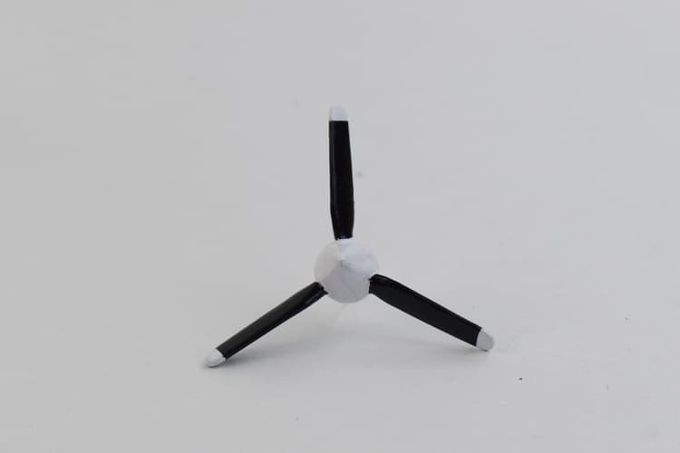 Beechcraft® C-12 Huron, 3-Bladed (White Tip) Replacement Props