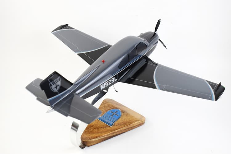 Beechcraft® F33A Bonanza 1994, N1529L 18 inch Mahogany Model