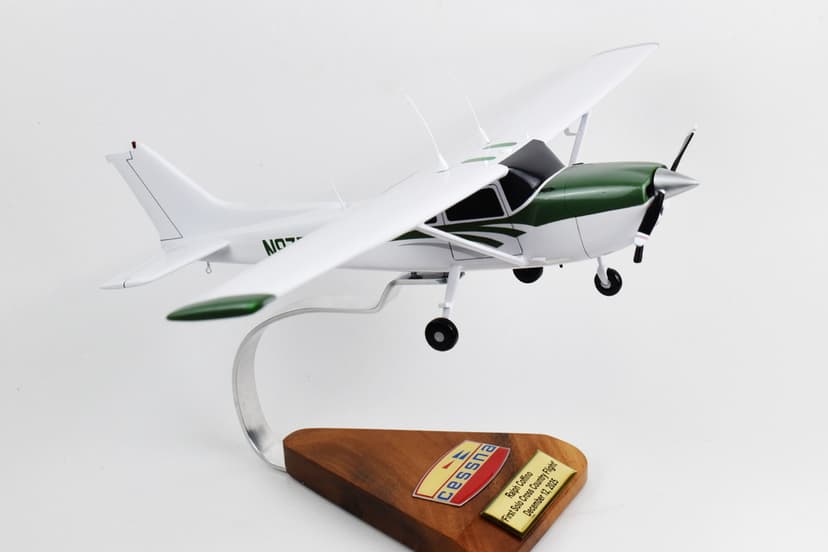 Cessna® 172M Skyhawk 1975, N875CD, 18 inch Model