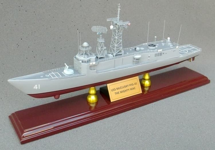 FFG-41 McClusky, Oliver Hazard Perry Class, 24" Mahogany Model