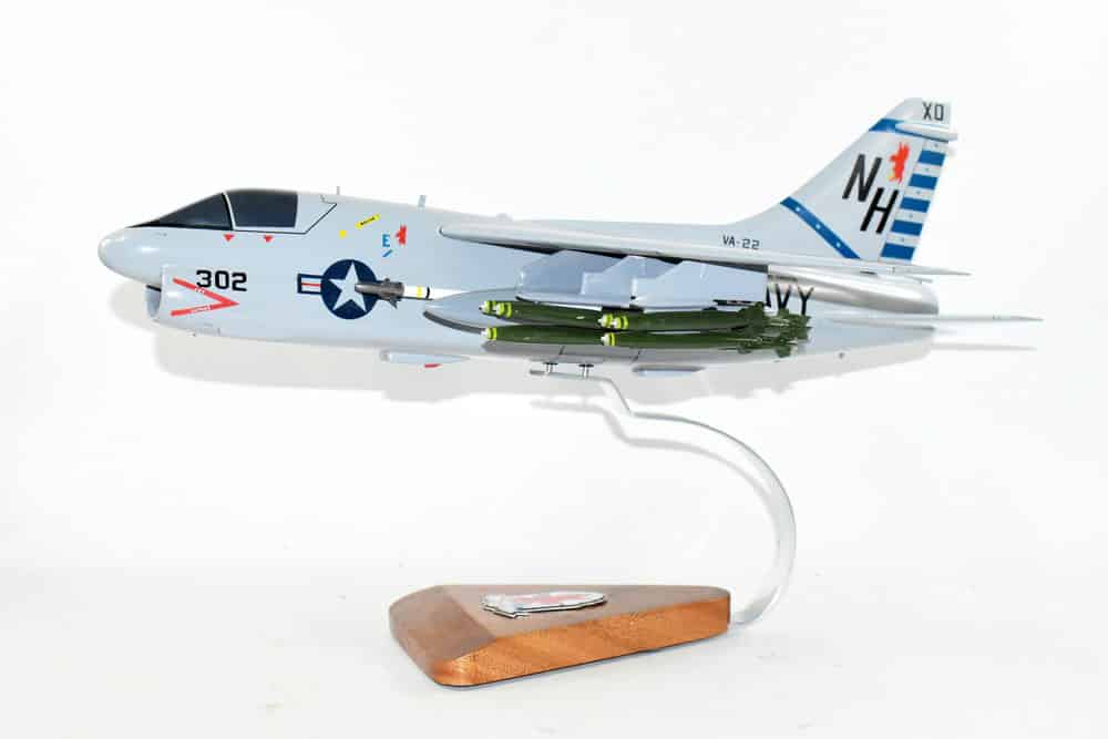 VA-22 Fighting Redcocks A-7 (1982) Model