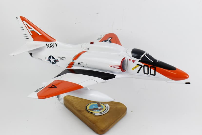 VT-7 Eagles TA-4E (1990)