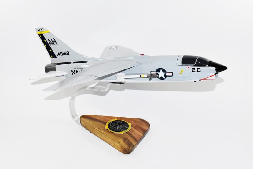 VF-162 Hunters F-8E Crusader Model