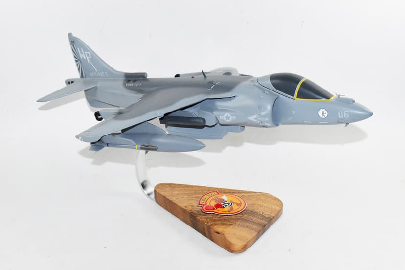 VMA-223 Bulldogs AV-8B Harrier Model