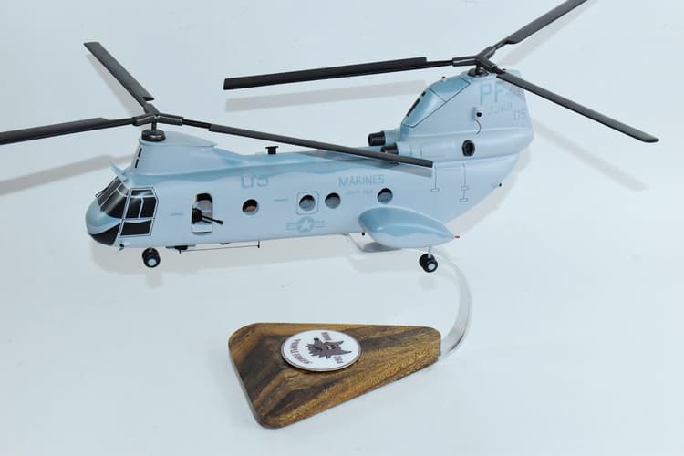 HMM-364 Purple Foxes CH-46 Model